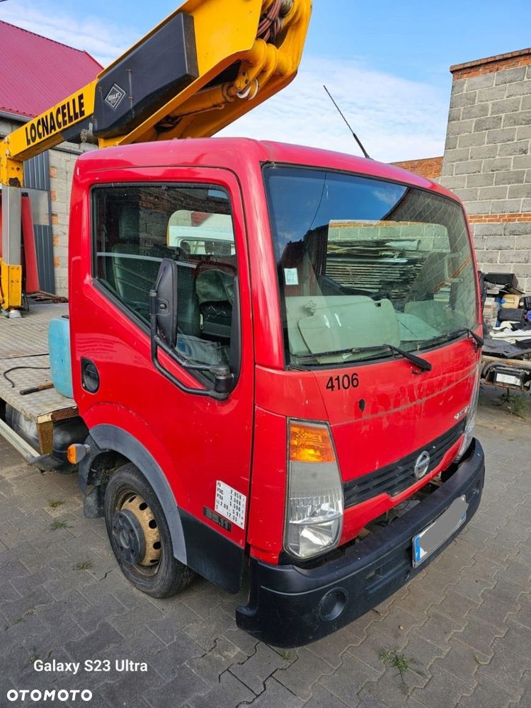 Kabina goła Maxity Cabstar 07-22r wszystkie części - 1