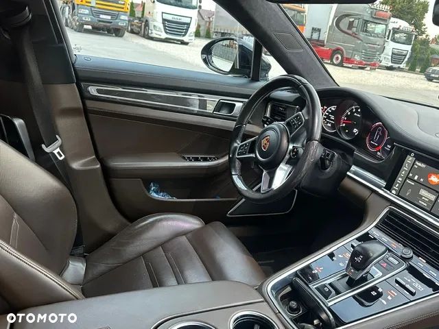 Porsche Panamera Turbo - 11