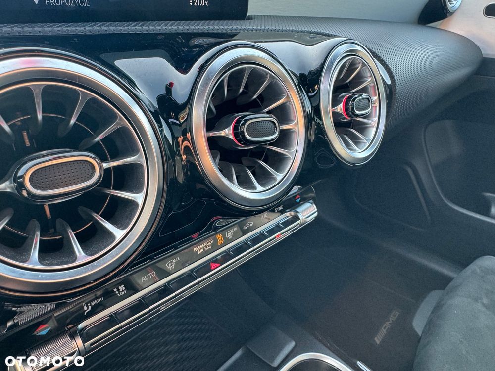 Mercedes-Benz CLA 250 7G-DCT AMG Line - 20