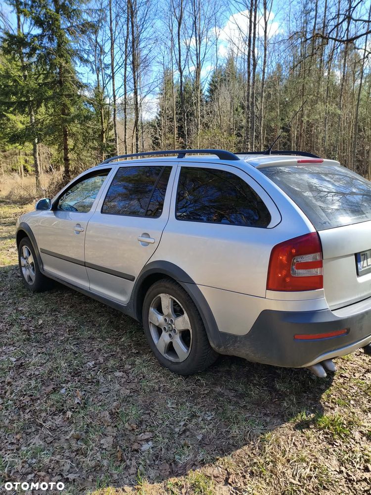 Skoda Octavia 2.0 TDI DPF Scout 4x4 - 6