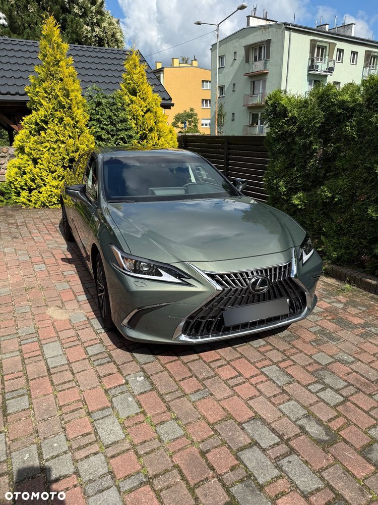 Lexus ES 300h Business Edition - 3
