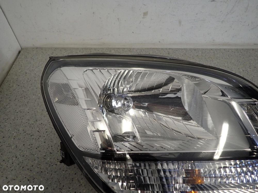 CHEVROLET ORLANDO 10- LAMPA PRZEDNIA PRAWA REFLEKTOR PRAWY - 3