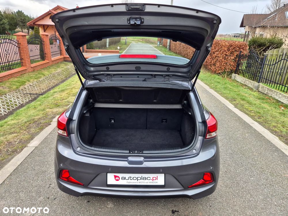 Hyundai i20 1.2 Intro Edition - 22