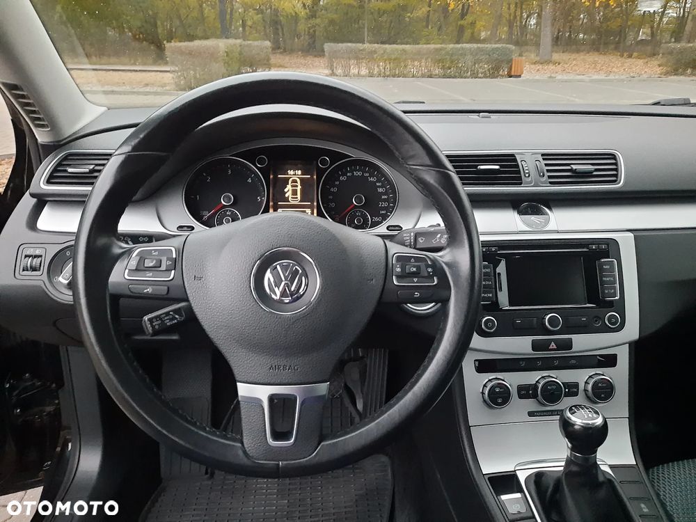 Volkswagen Passat 1.6 TDI BlueMotion - 11
