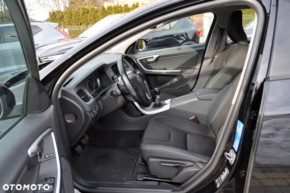 Volvo S60 T3 Kinetic - 13