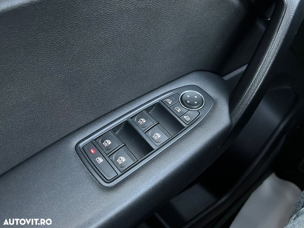 Renault Captur TCe 130 EDC GPF BUSINESS EDITION - 20