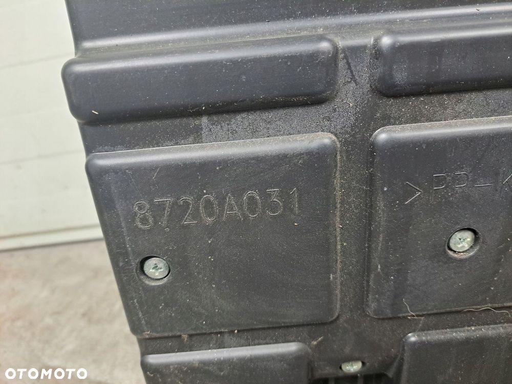 GŁOŚNIK 8720A031 SUBWOOFER MITSUBISHI PAJERO IV - 4