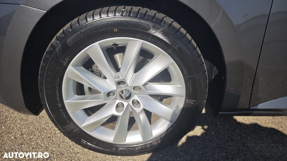 Skoda Superb 2.0 TDI DSG Ambition - 27