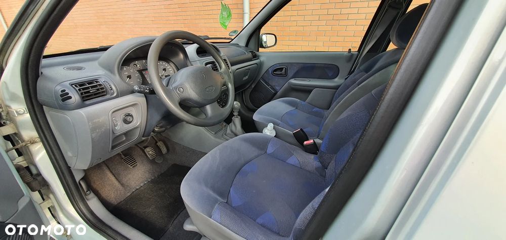 Renault Clio - 16