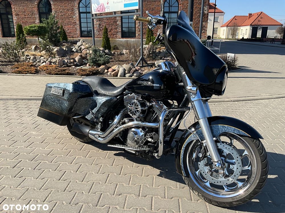 Harley-Davidson Touring Street Glide - 2