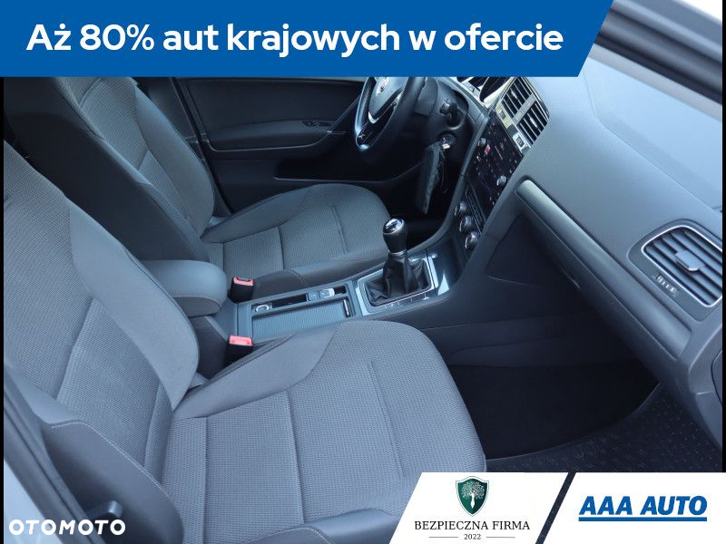 Volkswagen Golf - 10