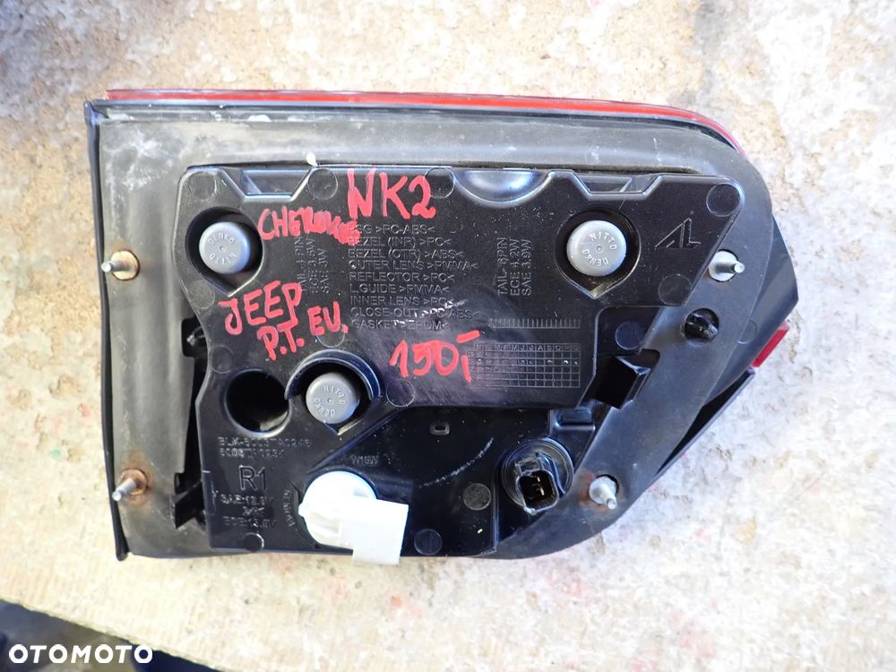 JEEP CHEROKEE LAMPA PRAWY TYŁ EUROPA - 4