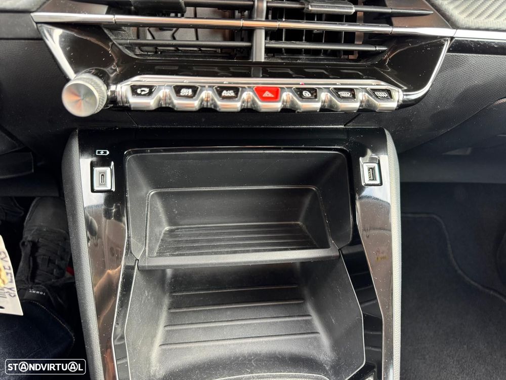 Peugeot 208 1.2 PureTech Active Pack - 29