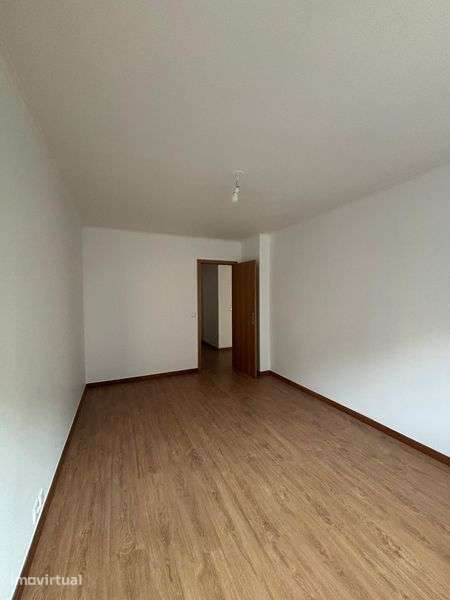 T2 nas Olaias, com garagem e arrecadação - Grande imagem: 2/8