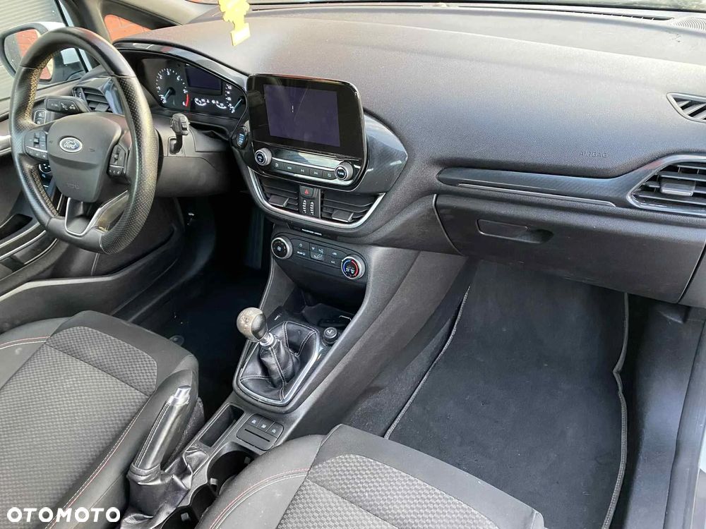 Ford Fiesta 1.5 TDCi S&S ST-LINE - 11