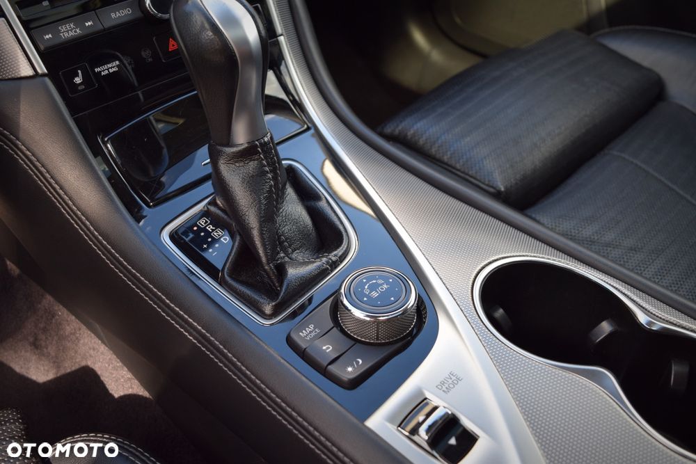 Infiniti Q50 2.0t Sport Sound Studio by Bose - 16