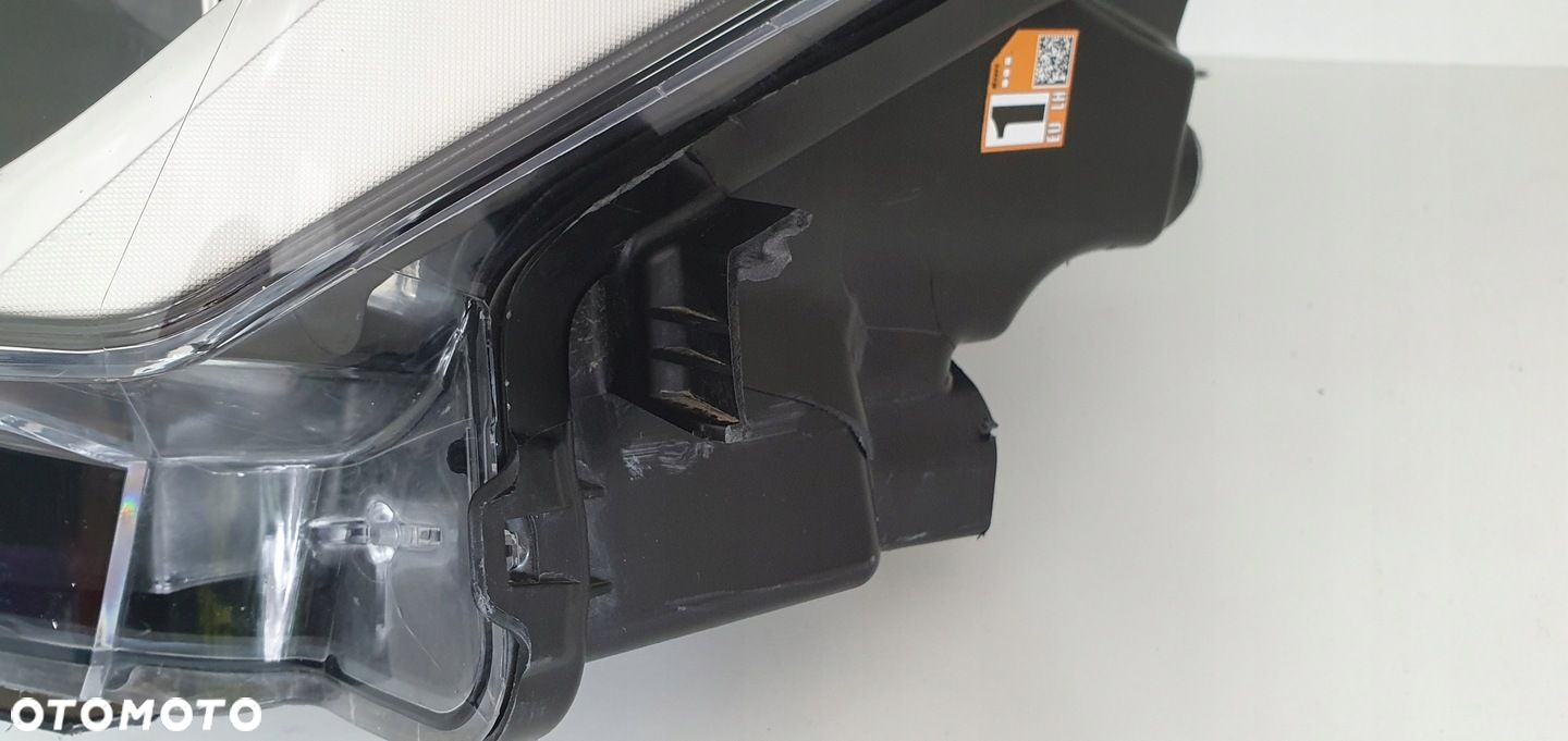 TOYOTA AYGO II LIFT LAMPA LEWY PRZÓD - 2