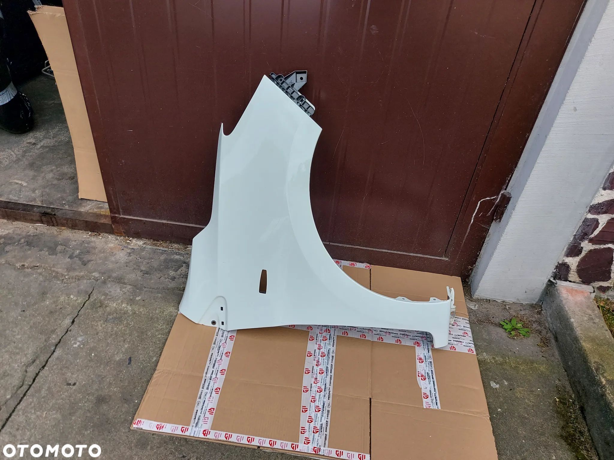 Mitsubishi Space Star II Lift 20- Błotnik Prawy R Przód Ślizg Nienaprawiany - 1