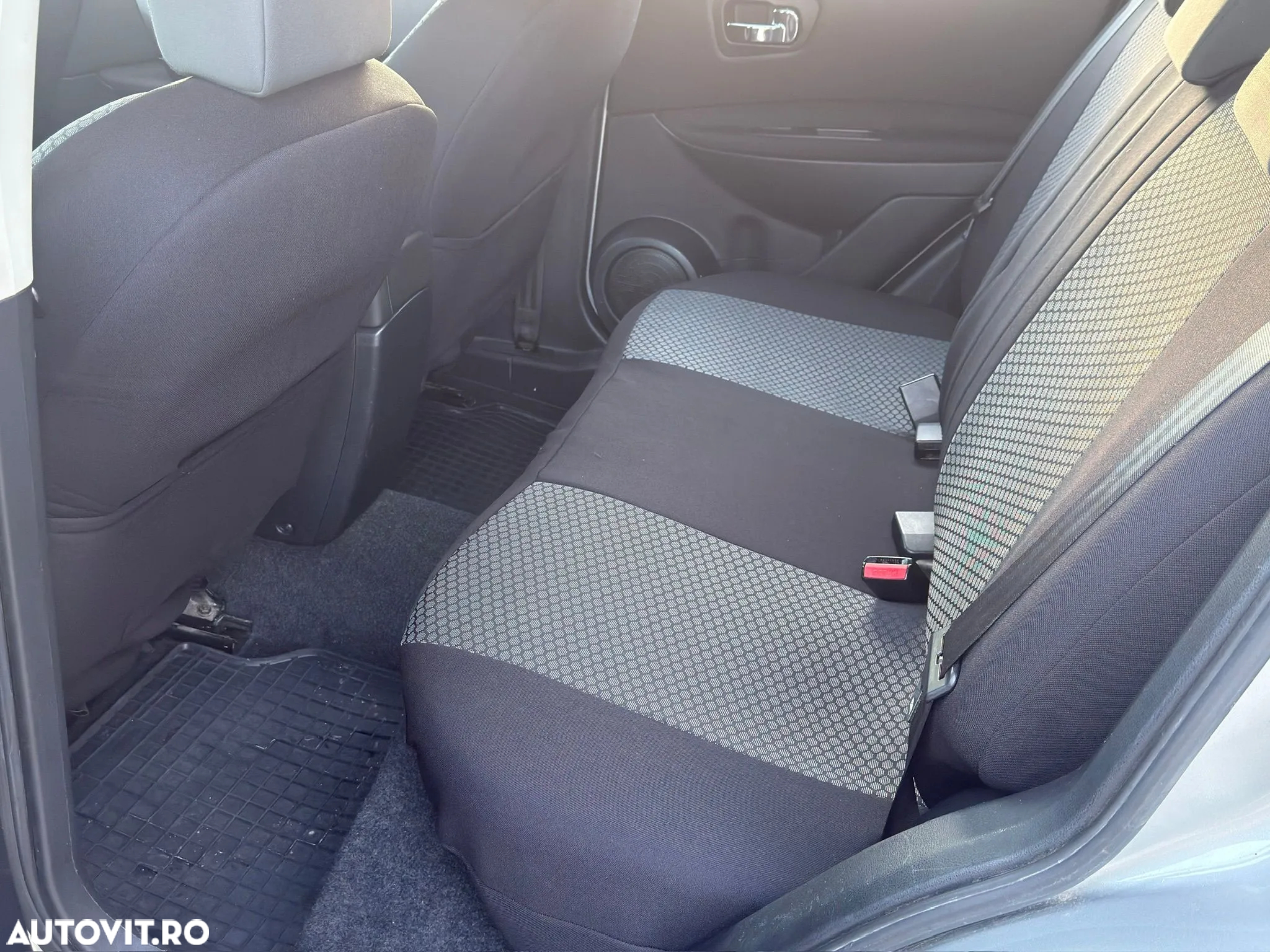 Nissan Qashqai 1.5 dCi DPF visia - 6