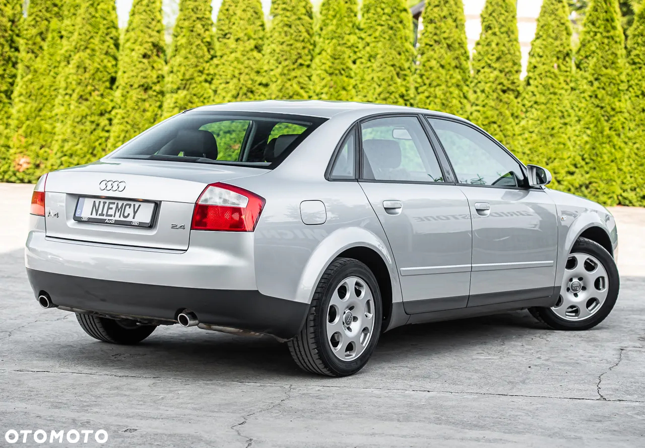 Audi A4 2.4 - 13