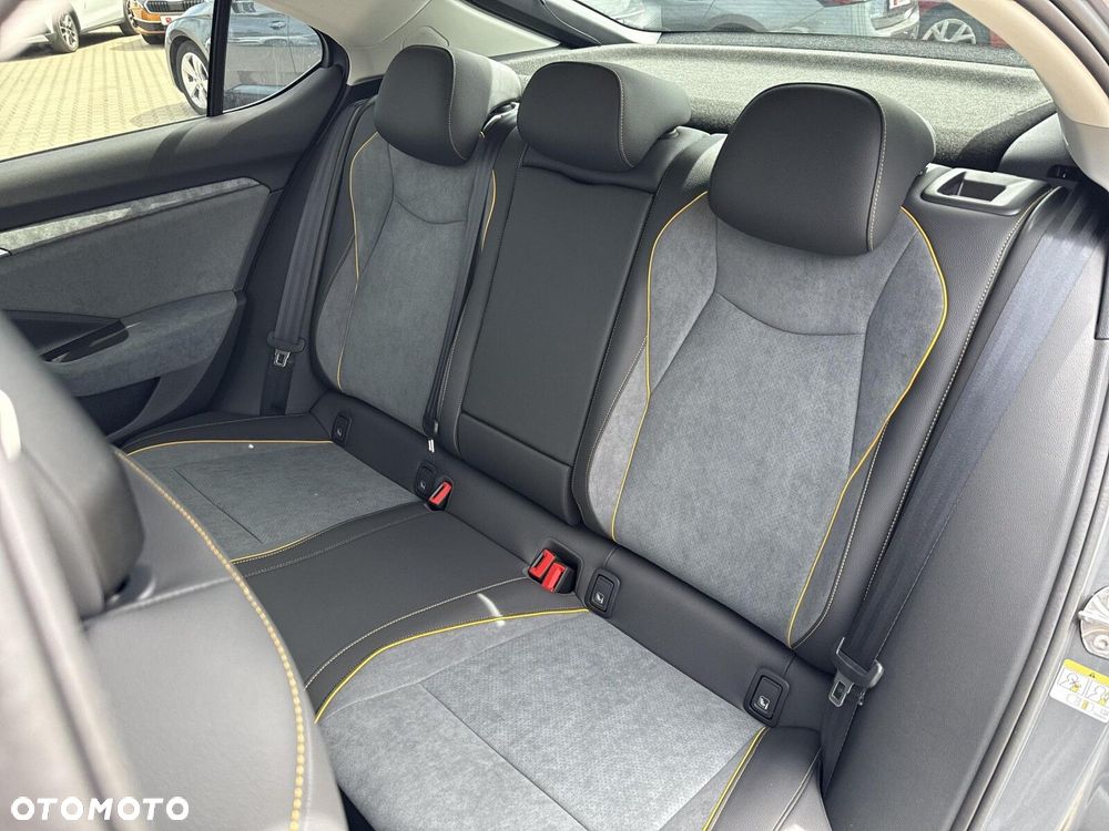 Skoda Superb 2.0 TSI Selection DSG - 27