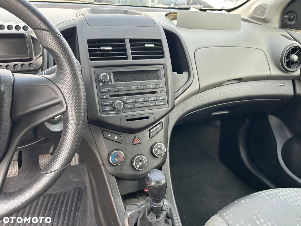 Chevrolet Aveo - 10