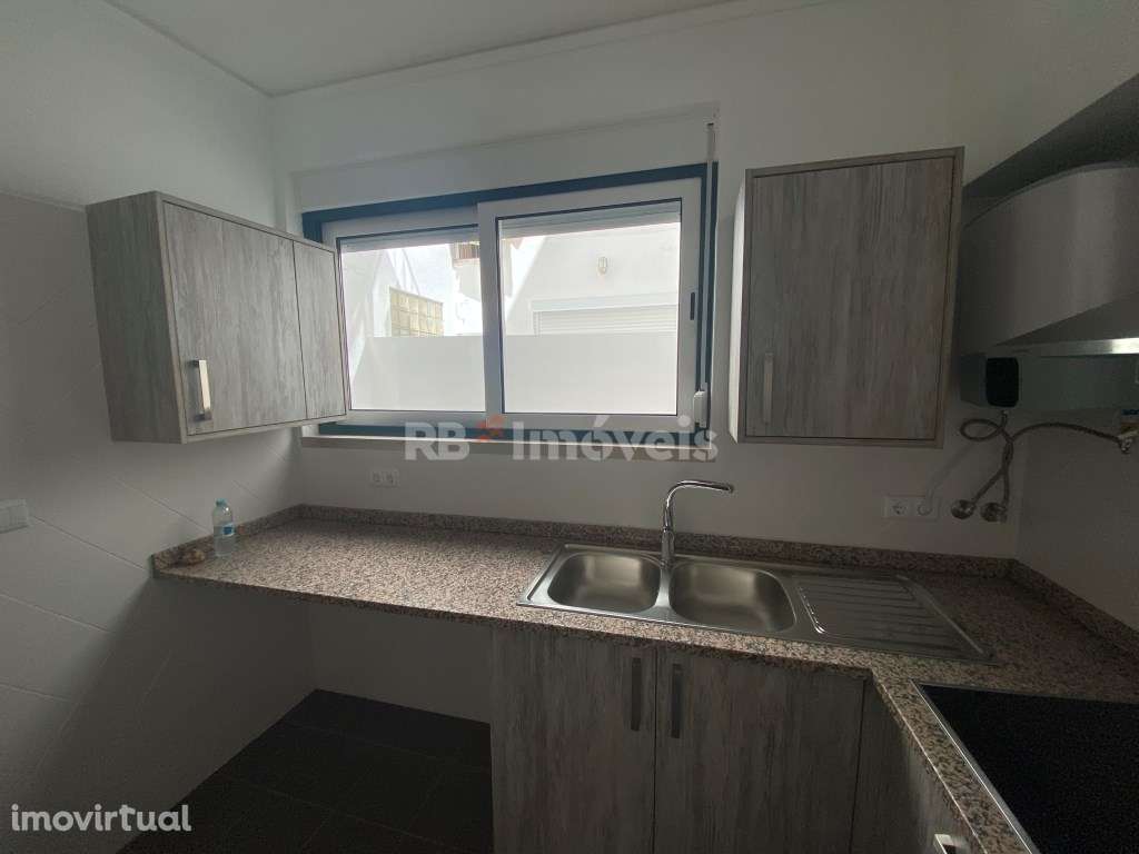 Apartamento T2 renovado no Centro Histórico Tomar - Grande imagem: 5/29