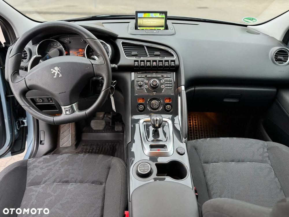 Peugeot 3008 2.0 HYbrid4 - 5