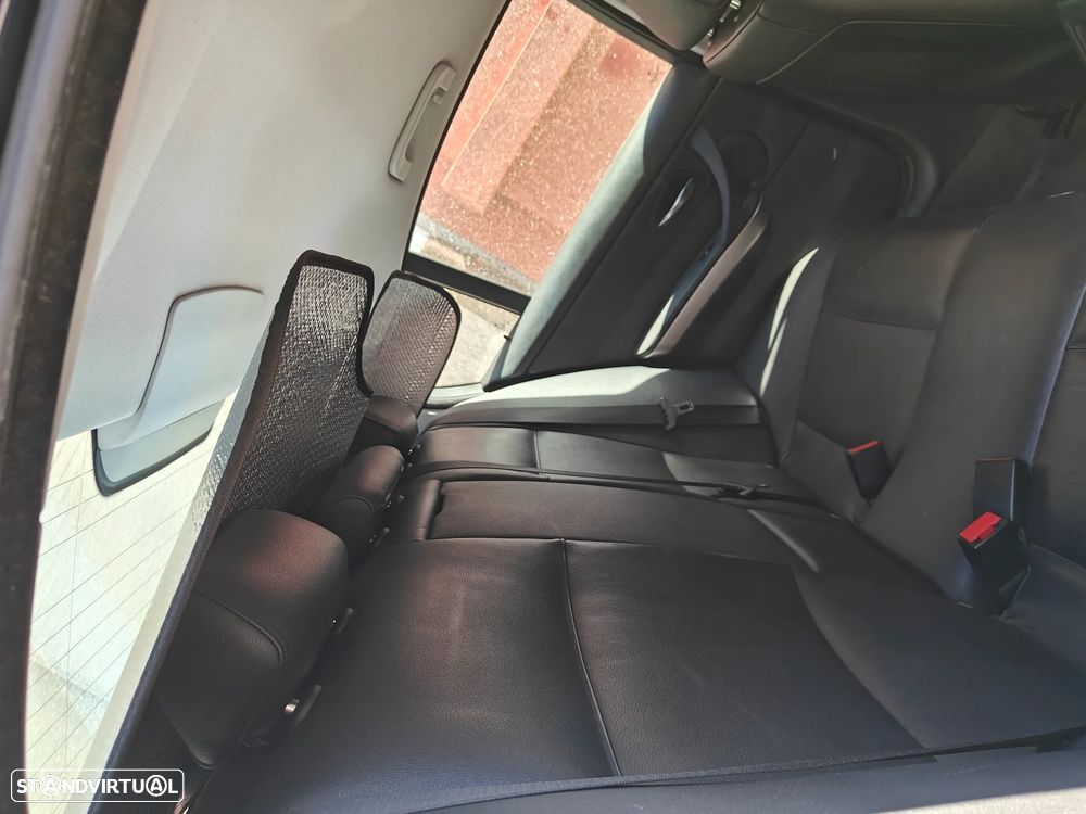 BMW 320 d - 4
