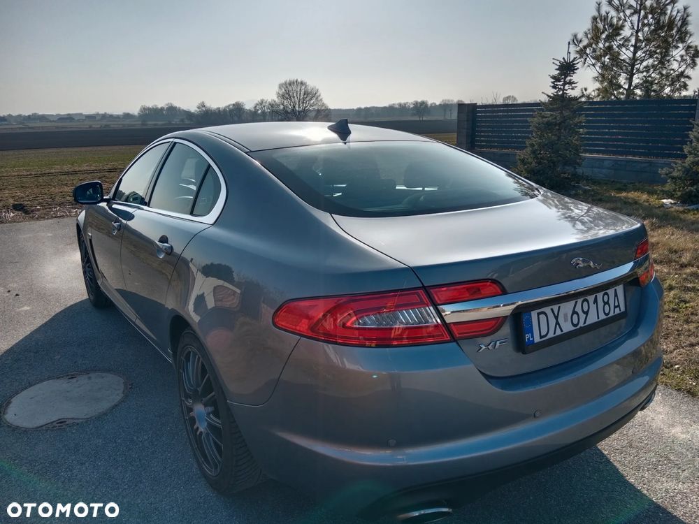 Jaguar XF - 3