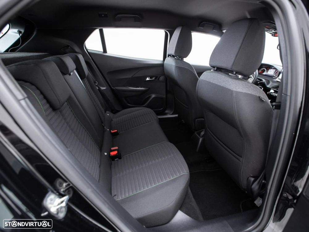 Peugeot 2008 1.2 PureTech Active — fotografia 10