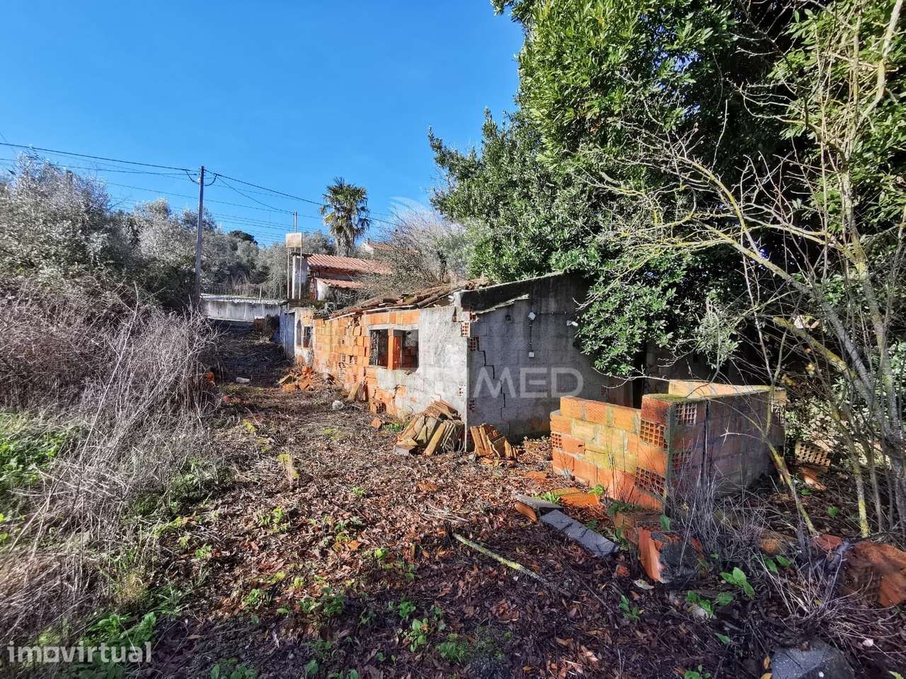 Moradia para renovação com terreno - Grande imagem: 5/8