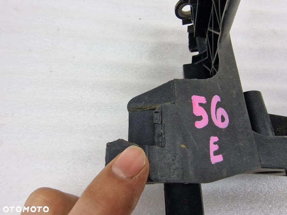 AUDI A4 B8 LIFT 11- LEWY ŚLIZG POD LAMPE /  MOCOWANIE LAMPY , NR 8K0805607B , NR AUKCJI SL56 - 29