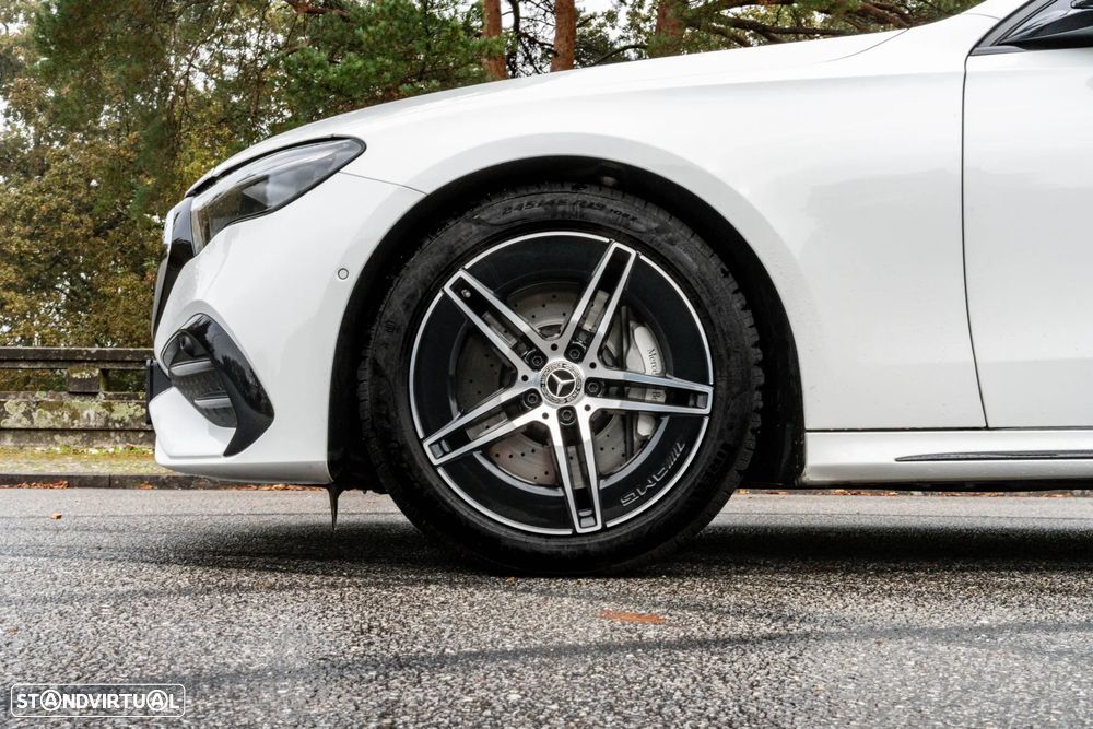 Mercedes-Benz E 300 e 4Matic 9G-TRONIC - 22