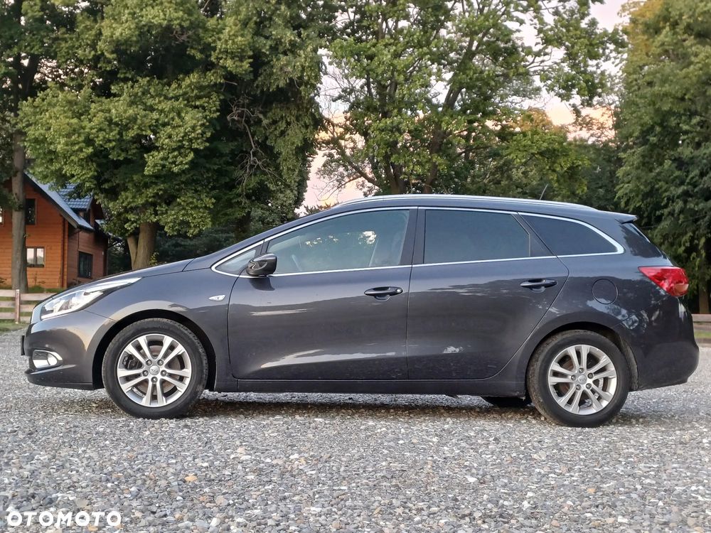 Kia Ceed 1.6 GDI Fifa World Cup Edition - 4