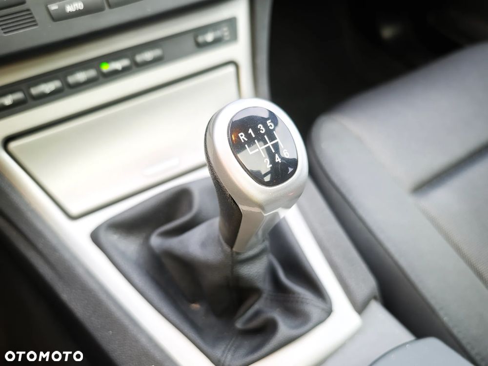 BMW X3 2.0i - 16