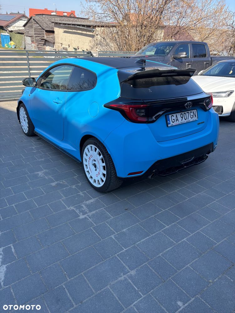 Toyota Yaris - 10