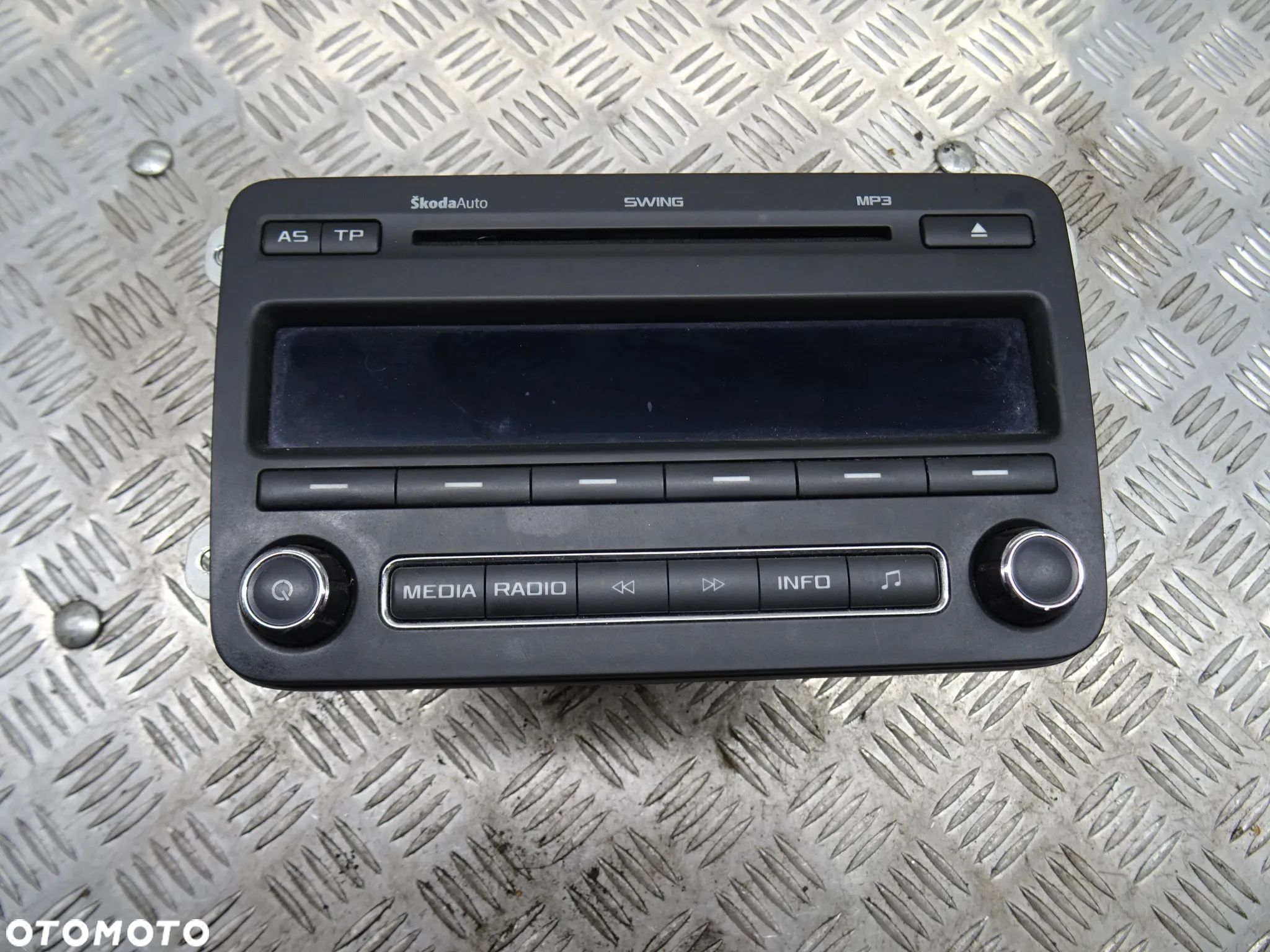 SKODA FABIA II 10-14 1.2 TDI RADIO 5J0035161C - 1