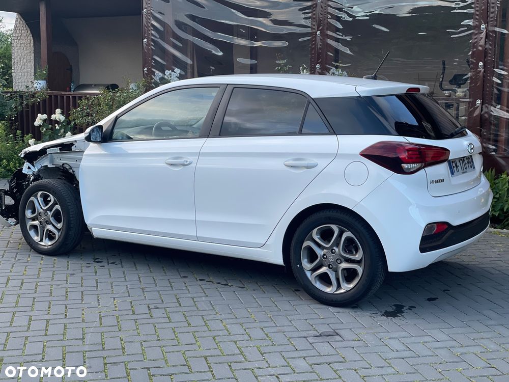 Hyundai i20 1.2 YES Gold - 11