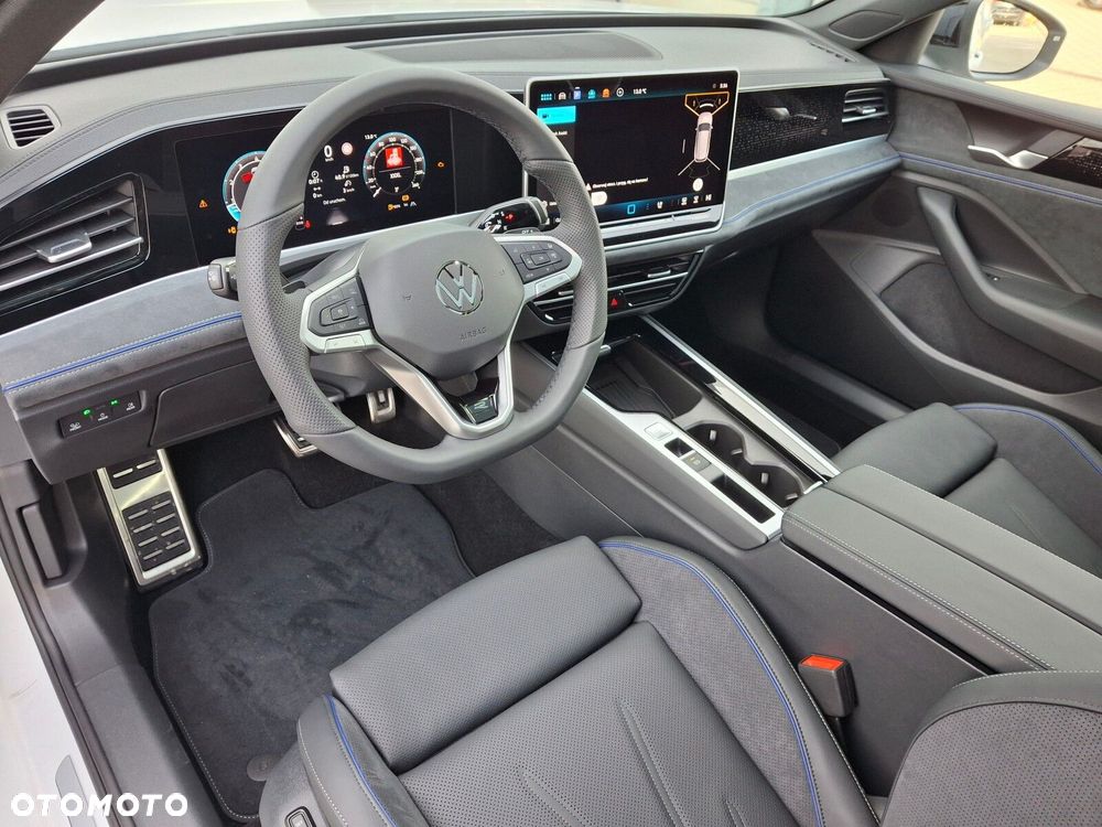 Volkswagen Passat - 12
