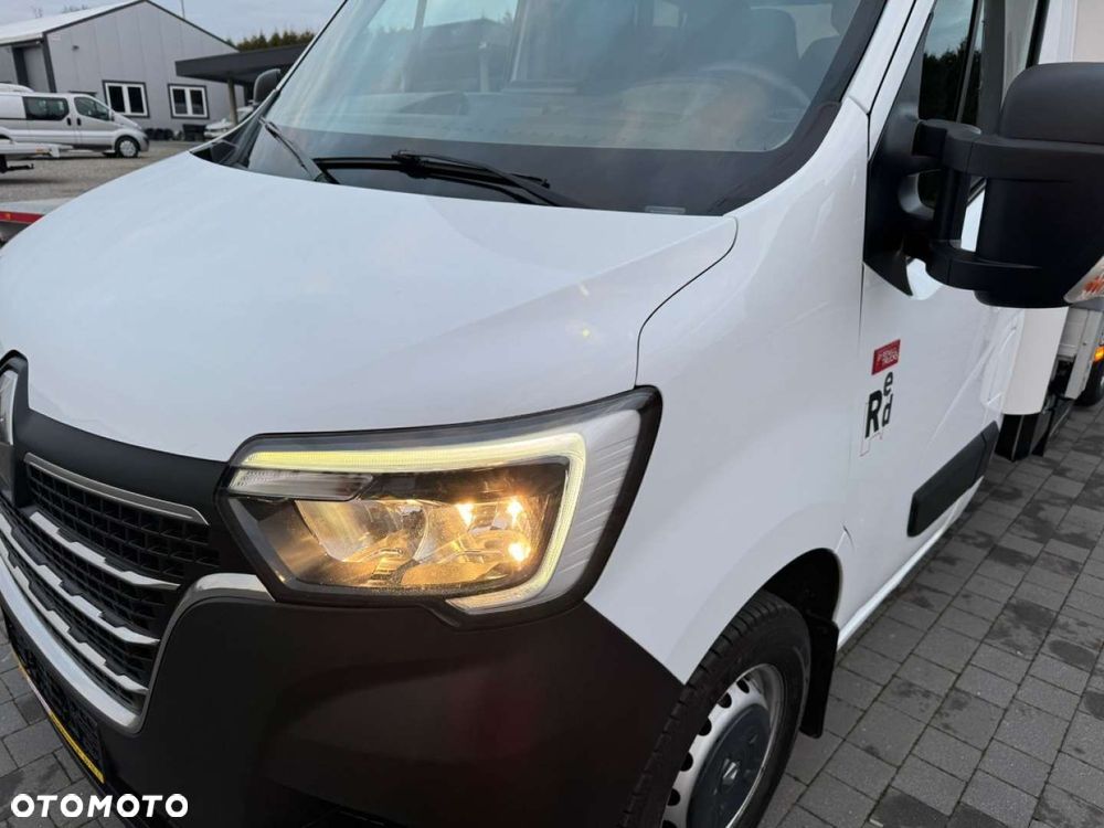 Renault Master 10 europalet z Windą - 24