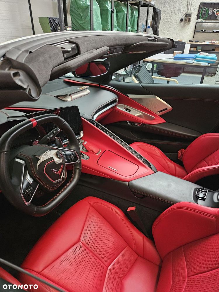 Chevrolet Corvette - 19