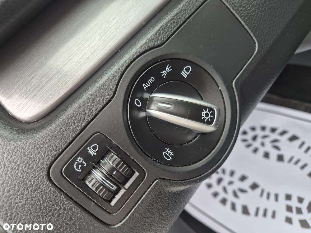 Volkswagen Passat 2.0 Blue TDI SCR Exclusive - 25