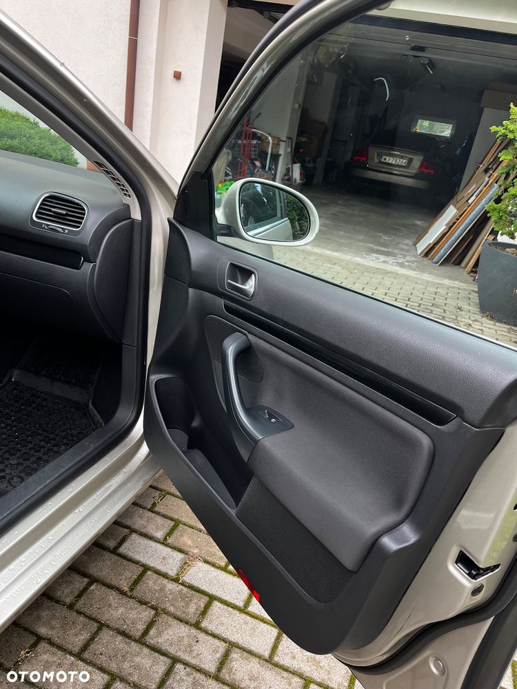 Volkswagen Golf - 30