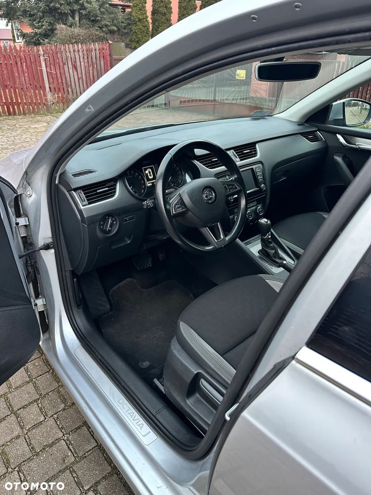 Skoda Octavia 1.6 TDI Style DSG - 11