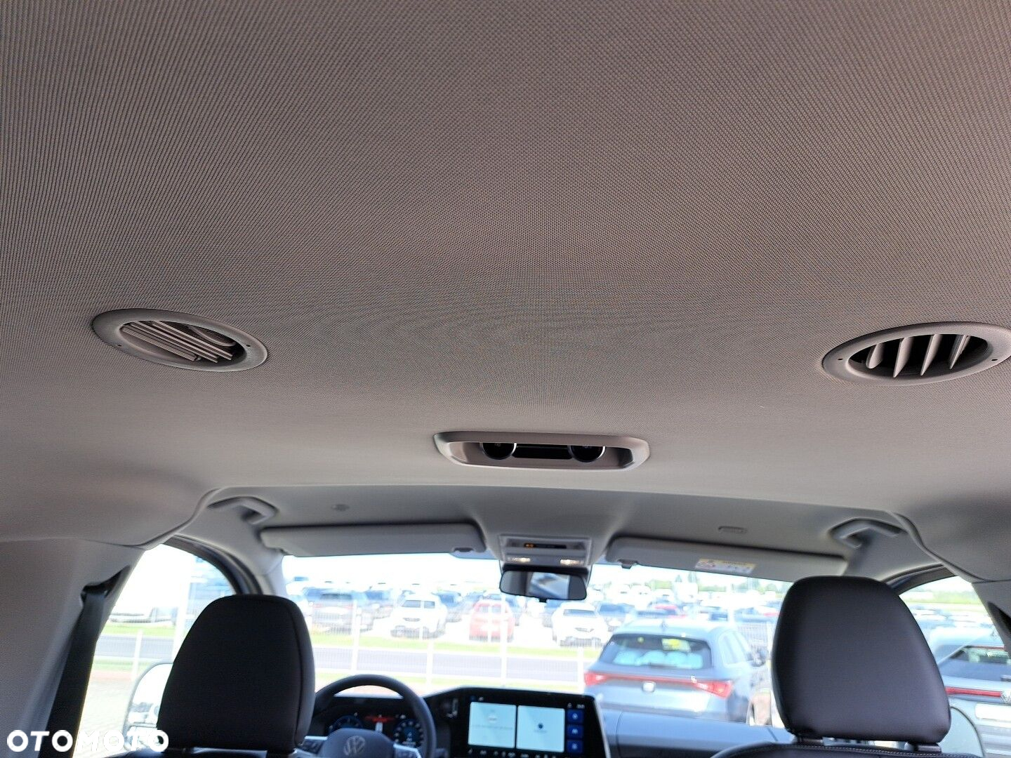 Volkswagen Caravelle - 31