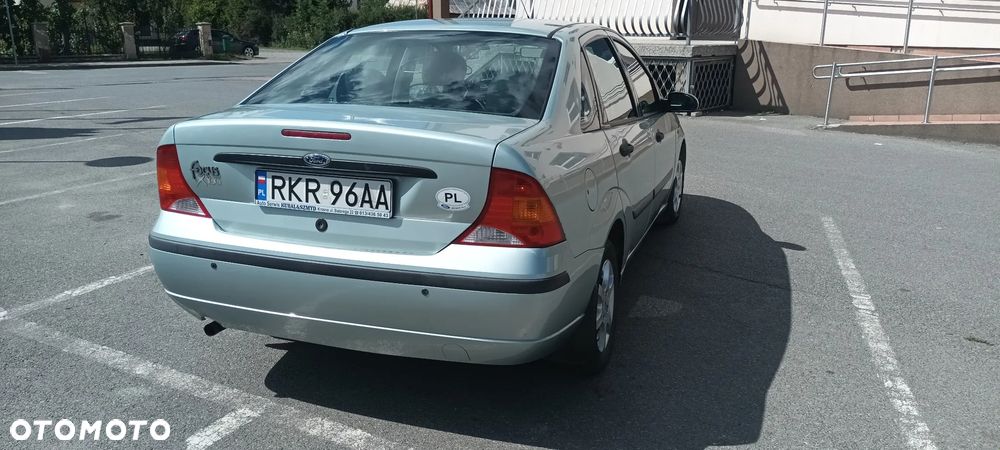 Ford Focus 1.6 X100 - 11