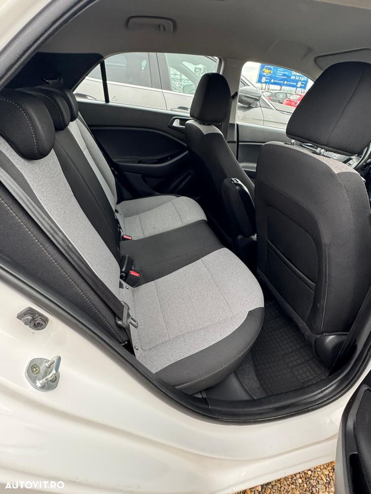 Hyundai i20 1.1 CRDi Comfort+ - 12