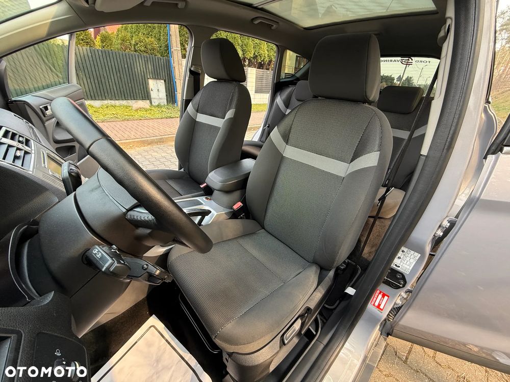 Ford Kuga 2.0 TDCi 2x4 Titanium - 22