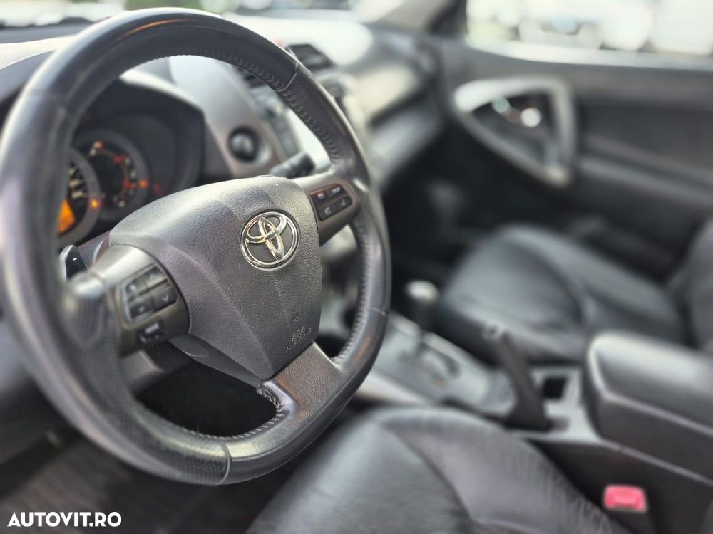 Toyota RAV4 - 9